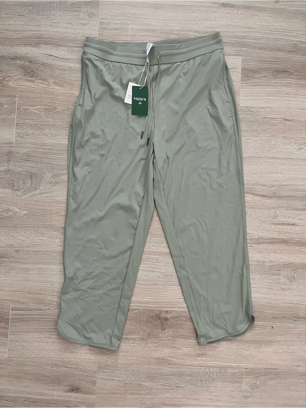 NWT Halara Mid Rise Drawstring Curved Hem Quick Dry Golf Tapered Pants - Large - Picture 2 of 7